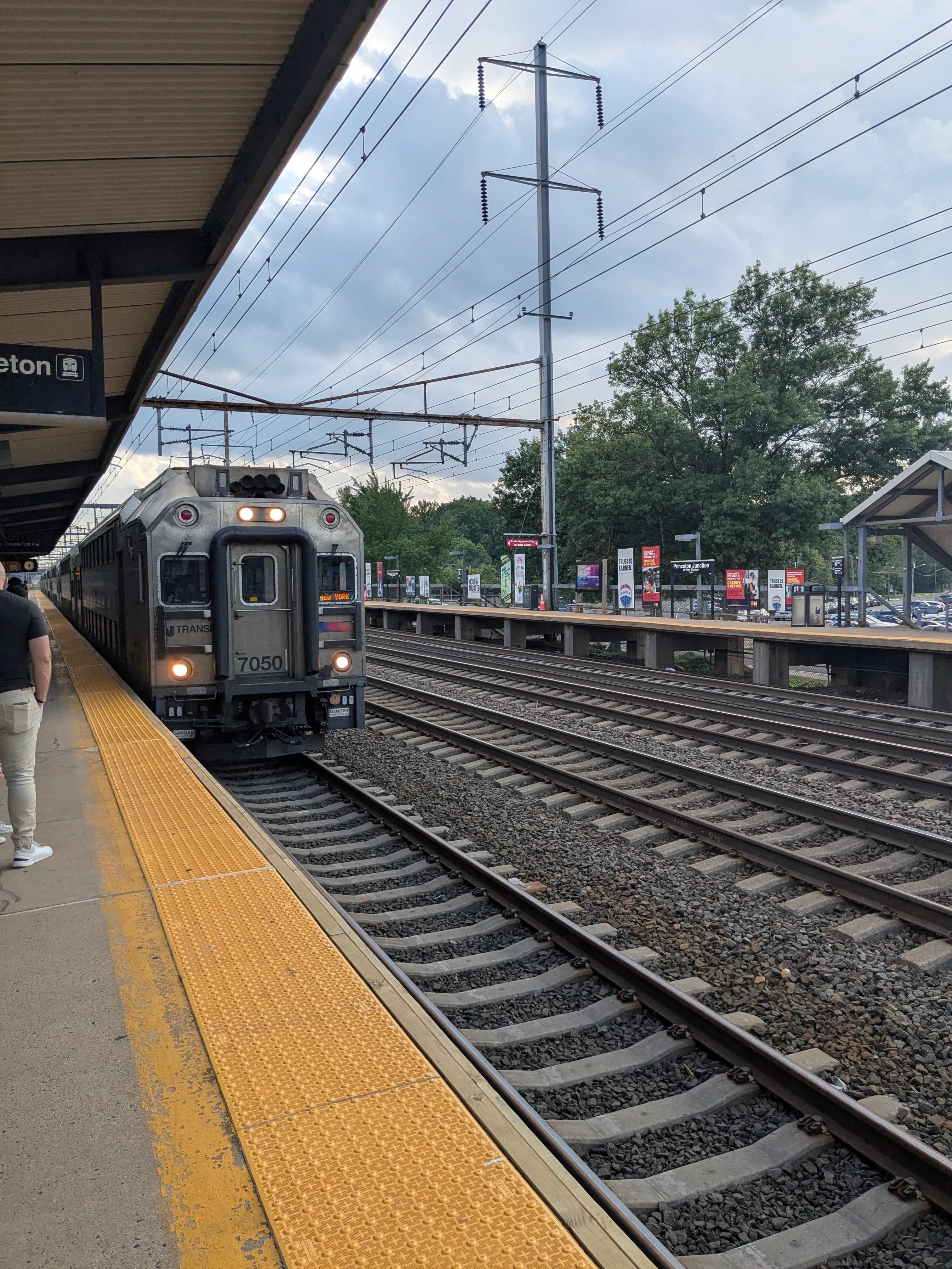 PXL_20250727_221245299